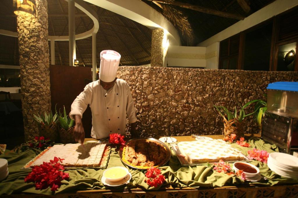 Jacaranda Beach Resort Watamu Esterno foto